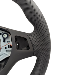 Volant de voiture en cuir noir entièrement perforé en stock pour BMW Série 13 E90 E91 E92 E93 M3 <span class=keywords><strong>M5</strong></span> E82 E81 E87 E88 <span class=keywords><strong>E60</strong></span> - Product Image 6