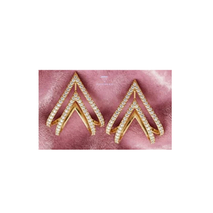 Elegantes Pendientes Vintage de Oro Amarillo de 18 Quilates con Diamantes Naturales para Fiestas, Bodas y Celebraciones - Product Image 2