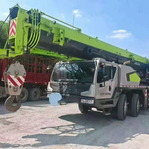 Grue sur camion de haute qualité de 70 tonnes, grue sur roues hydraulique ZTC700H d'occasion, grue mobile d'occasion - Product Image 1