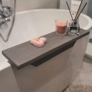 Bandeja de baño de madera rústica de nuevo diseño, estante de mesa de un lado con un accesorio de borde, estante lateral <span class=keywords><strong>para</strong></span> bañera <span class=keywords><strong>para</strong></span> uso en el baño - Product Image 2
