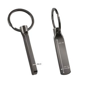 Porte-clés en alliage métallique de style vintage, finition bruni, avec logo personnalisé gravé au laser et revêtement en caoutchouc - Product Image 2