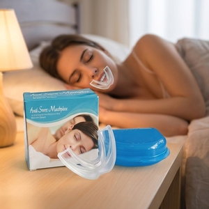 Protège-dents anti-ronflement, dispositif buccal sur mesure à personnaliser par cuisson et moulage pour l'<span class=keywords><strong>apnée</strong></span> du sommeil, dispositif oral réutilisable anti-grincement des dents avec étui - Product Image 1