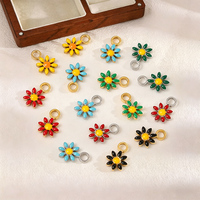 Breloques DIY Marguerite Délicate de Haute Qualité, Accessoires en Acier Inoxydable Plaqué Or, Pendentifs Fleur Émaillée Tendance