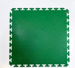Baldosas de <span class=keywords><strong>PVC</strong></span> Antideslizantes Modernas para <span class=keywords><strong>Garaje</strong></span> o Taller - Pisos de Vinilo de Tablones Anchos Encastrables para Uso en Interiores - Product Image 1
