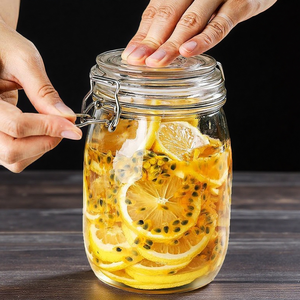 Tarro de almacenamiento de vidrio Tapas de sellado de metal Contenedores de vidrio herméticos para opciones de cubierta de condimentos Tarro de encurtidos con tapa de colador - Product Image 1