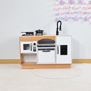 Cuisine de jeu pour enfants en bois de style moderne avec four, micro-ondes, cuisinière, évier et réfrigérateur, ensemble de cuisine d'imitation Montessori pour enfants - Product Image 3