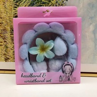 Set de Regalo de Diadema de Plástico Ecológica Cloud Fluffy Spa, Pulseras Antideslizantes, Esponja de Maquillaje, Accesorios para el Cabello y Cuidado de la Piel en Caja