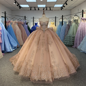 ชุดราตรีงาน Quinceanera 15 ปี รุ่น Dy6868 จากเม็กซิโก ทรงบอลกาวน์ คอรูปหัวใจ สายคล้องไหล่แบบวัตโต้ ชายกระโปรงยาวแบบเจ้าหญิง แต่งลูกไม้สไตล์วินเทจ - Product Image 2
