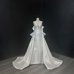 Vestido de Novia Sirena Moderno Brillante Color Marfil con Apliques Florales de Cristal y Cola Larga Tipo Capilla para NT14 - Product Image 1