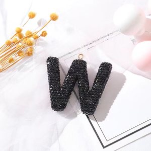 Nouveau design coloré cristal breloques étiquette suspendue strass 26 <span class=keywords><strong>lettre</strong></span> pendentif porte-clés bricolage diamant <span class=keywords><strong>lettre</strong></span> pour sac clé accessoires - Product Image 4
