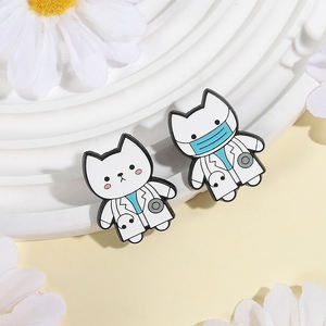 Lindos pines de esmalte de gato médico/enfermera, broches personalizados de <span class=keywords><strong>cirujano</strong></span> de animales de dibujos animados, accesorios, insignias de solapa <span class=keywords><strong>para</strong></span> ropa, joyería, <span class=keywords><strong>regalo</strong></span> <span class=keywords><strong>para</strong></span> amigo - Product Image 3