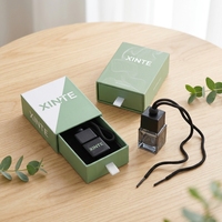 Flacon diffuseur de voiture en verre carré rechargeable de 8 ml avec bouchon à vis et boîtes d'emballage coulissantes en carton kraft personnalisées