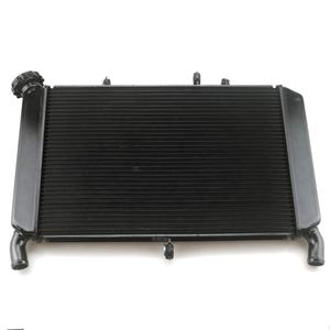 Enfriador <span class=keywords><strong>de</strong></span> radiador, tanque <span class=keywords><strong>de</strong></span> <span class=keywords><strong>agua</strong></span> <span class=keywords><strong>de</strong></span> refrigeración, motocicleta <span class=keywords><strong>de</strong></span> aluminio para <span class=keywords><strong>Yamaha</strong></span> MT09 Mt 09 FZ09 2014 2015 2016 <span class=keywords><strong>2017</strong></span>, accesorios para motocicleta - Product Image 2