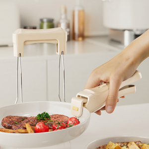 Pinzas para Platos Resistentes al Calor, Verdes y Blancas, con Mango Largo para Levantar Platos de Forma Segura en la Cocina, Aptas para Lavavajillas - Product Image 1