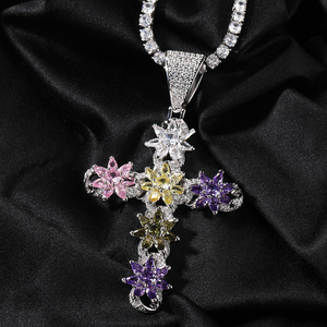 Collar con Colgante de Cruz de Circonita Cúbica con Diseño de Flor, Chapado en Rodio, Estilo Hip Hop, Colorido, con Diamantes de Imitación - Product Image 6