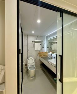 Habitación cápsula moderna, casa prefabricada móvil de 3 dormitorios, hotel cápsula espacial, cocina inteligente móvil con tiras de acero - Product Image 5