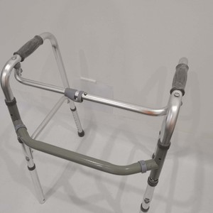 Déambulateur à roulettes Wishmed en alliage d'aluminium, pliable et portable, dispositif d'aide à la marche pour personnes âgées et handicapées, aide à la rééducation - Product Image 3
