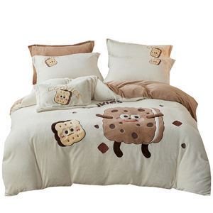 Nuovo Set di asciugamani ricamati floreali con Design a cartoni animati <span class=keywords><strong>copripiumino</strong></span> a quattro pezzi in <span class=keywords><strong>flanella</strong></span> di latte 3D per bambini per alberghi - Product Image 2