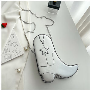 Sac messager à motif géométrique tendance. Fabriqué en matériau PU de haute qualité. Avec décoration en chaîne.5892 - Product Image 5