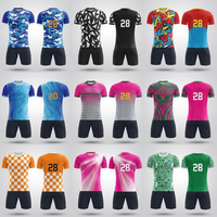 Jersey Sepak Bola Custom Langsung dari Pabrik - Sampel Gratis Tersedia Kain Polyester Cepat Kering, Bernapas, dan Nyaman untuk Semua Musim