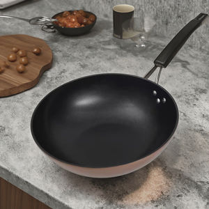 <span class=keywords><strong>Wok</strong></span> Tradicional Chino Pre-Sazonado <span class=keywords><strong>de</strong></span> Hierro Negro Antiadherente con Revestimiento Cerámico, Tapa <span class=keywords><strong>de</strong></span> Vidrio, Ecológico, para Saltear, con Mango <span class=keywords><strong>de</strong></span> Plástico - Product Image 1