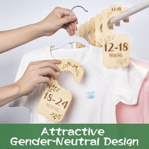 Diviseurs d'étagères de placard pour bébé personnalisés, gravure sur bois, adorables pour les nouveaux parents, décoration de chambre d'enfant bohème - Product Image 2