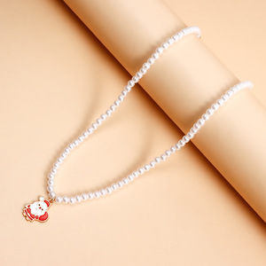 Suéter europeo y americano Elegante perla de imitación Cadena con cuentas Gota de aceite Copo de nieve Campana Árbol de Navidad Accesorios Collar - Product Image 3