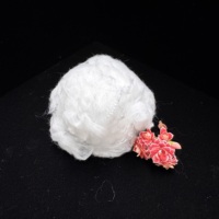 Fibre de polyester vierge blanche de qualité supérieure 3D 51MM pour matériaux de tapis non tissés