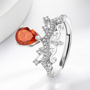 Anillo de latón de lujo con incrustaciones de diamantes de alto contenido en carbono con corte helado, ideal como regalo de compromiso para mujeres. - Product Image 6