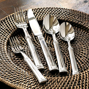 Juego de Cubiertos de Acero Inoxidable 18/10 con Borde Biselado - Juego de Cubiertos con Acabado Espejo de Peso Comercial para Hoteles y Cadenas - Product Image 1