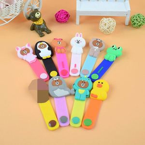 Organizador de botones y broches de PVC de goma suave con diseño de dibujos animados de China para auriculares - Product Image 1