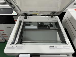 Utilisé pour la photocopieuse/imprimante/scanner couleur A3 C3530 30 ppm avec une résolution de numérisation de 600x600 dpi et une plage de zoom de 25% à 400% - Product Image 6