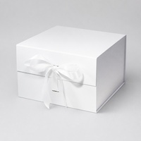 Boîte cadeau pliable carrée blanche personnalisée avec ruban pour emballage de luxe de bijoux, cosmétiques, bougies et coffrets cadeaux