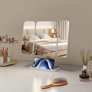 <span class=keywords><strong>Miroir</strong></span> de maquillage pliable à trois volets avec lumière LED de haute qualité, rechargeable par type C, réglable - Product Image 1