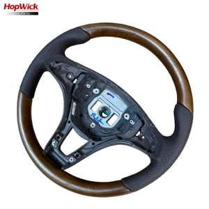 Volante de Madera de Melocotón para Mercedes Benz E300gls, Personalizable para una Apariencia de Alta Gama - Product Image 3