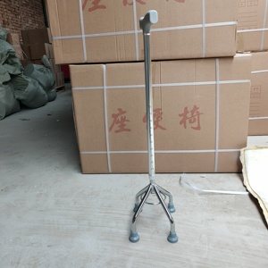 Bastón médico de 4 patas con altura ajustable para apoyo de movilidad en personas mayores - Product Image 6