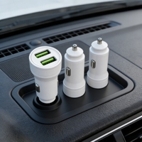 Yichengtek 45w Mini Dual Port Usb 12v Port Mobil Qc3.0 Pengisian Cepat dengan Voltmeter Universal 12v 24v Kabel Pengisi Daya Mobil.