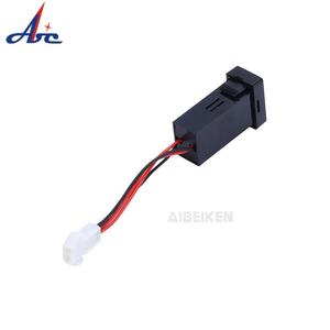 3,1 А двойной USB-порт, электронная розетка питания 1 А + 2,1 А, автомобильное зарядное устройство 3,1 а с водонепроницаемой пылезащитной крышкой - Product Image 4