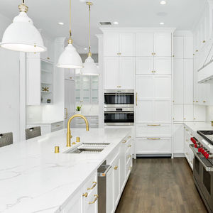 Porte encastrée en bois massif noir peint en blanc Shaker <span class=keywords><strong>Cuisine</strong></span> Design avec poignées en argent Armoire en verre et <span class=keywords><strong>hotte</strong></span> en bois - Product Image 1