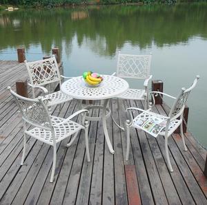 Ensemble <span class=keywords><strong>de</strong></span> salle à manger minimaliste en fonte d'aluminium <span class=keywords><strong>blanc</strong></span> table et chaises modernes en <span class=keywords><strong>fer</strong></span> <span class=keywords><strong>forgé</strong></span> pour l'extérieur mobilier <span class=keywords><strong>de</strong></span> <span class=keywords><strong>jardin</strong></span> - Product Image 1