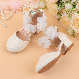 Zapatos de Baile de Encaje para Niñas, Sandalias de Verano con Decoración de Flores Blancas, Tacones Bajos, Suela Suave, Zapatos de Fiesta para las Cuatro Estaciones - Product Image 1