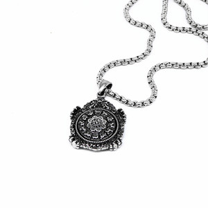Yunnique - Collar Unisex de Acero de Titanio con Colgante Giratorio de las 12 Divinidades Guardianas del Zodiaco, Diseño de Constelación, GZYP-0666 - Product Image 5