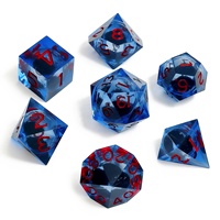 Set Dadu Resin Inti Cair Polihedral DND dengan 7 Buah dan Kotak Hadiah Ramah Lingkungan yang Tahan Lama untuk Permainan Dungeons & Dragons