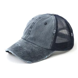 Vente en gros Chapeaux queue de cheval déchirés en denim vintage Casquette de camionneur ajustable en coton lavé Gorras avec logo brodé sur mesure