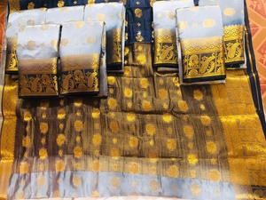 Saris en soie artisanaux pour occasions spéciales, mariages, design moderne, vente en gros, ethniques - Product Image 2