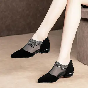 Женские сетчатые туфли, весенние туфли в Корейском стиле на низком каблуке, привлекательные черные туфли с острым носком и квадратным каблуком, большие размеры
