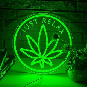 Panneau néon LED en forme de feuille verte, idéal pour la décoration murale de la chambre d'un homme, d'une salle de jeux, d'un bar ou d'un club. - Product Image 1