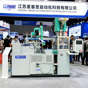 Volledig automatische toevoer- en spuitgietmachine met geïntegreerde verticale spuitgietconveyorfunctie en borstelhandvat - Product Image 4