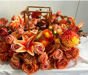 IFG China Modello 297 Composizione Floreale Decorativa per Sala Matrimoni e Showroom, con Candeliere e Rose Rosse da 30 cm, in Seta Sintetica, a Cerchio - Product Image 5