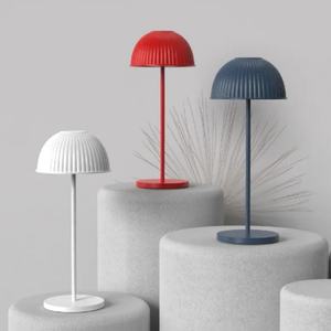 Lampe de table de chevet de luxe sans fil rechargeable à LED, design minimaliste nordique, pour restaurant - Product Image 1